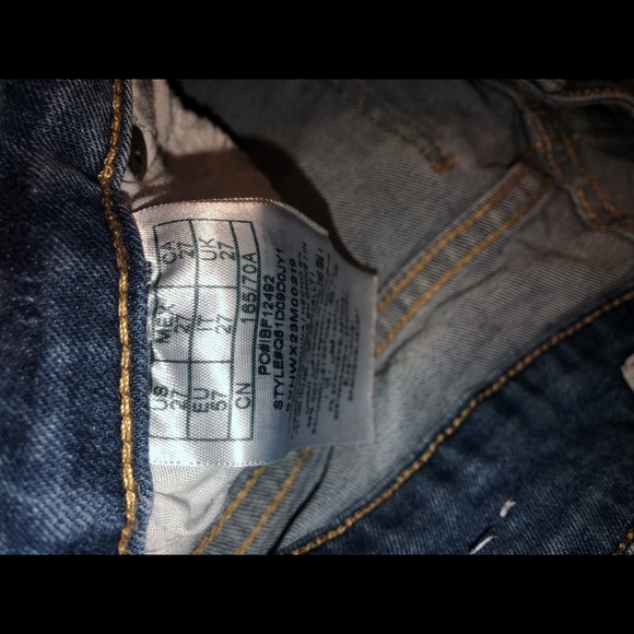 GUESS jean shorts - Picture 3 of 3